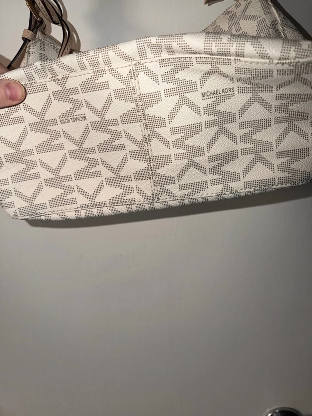 Michael Kors White and Beige MK Logo Shoulder Bag - Picture 3 of 4